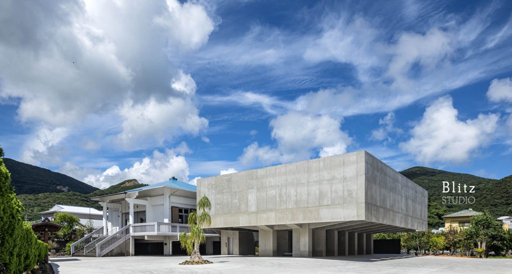 『奄美大島　報恩寺納骨堂』-鹿児島県大島郡瀬戸内町古仁屋-建築写真・竣工写真・インテリア写真